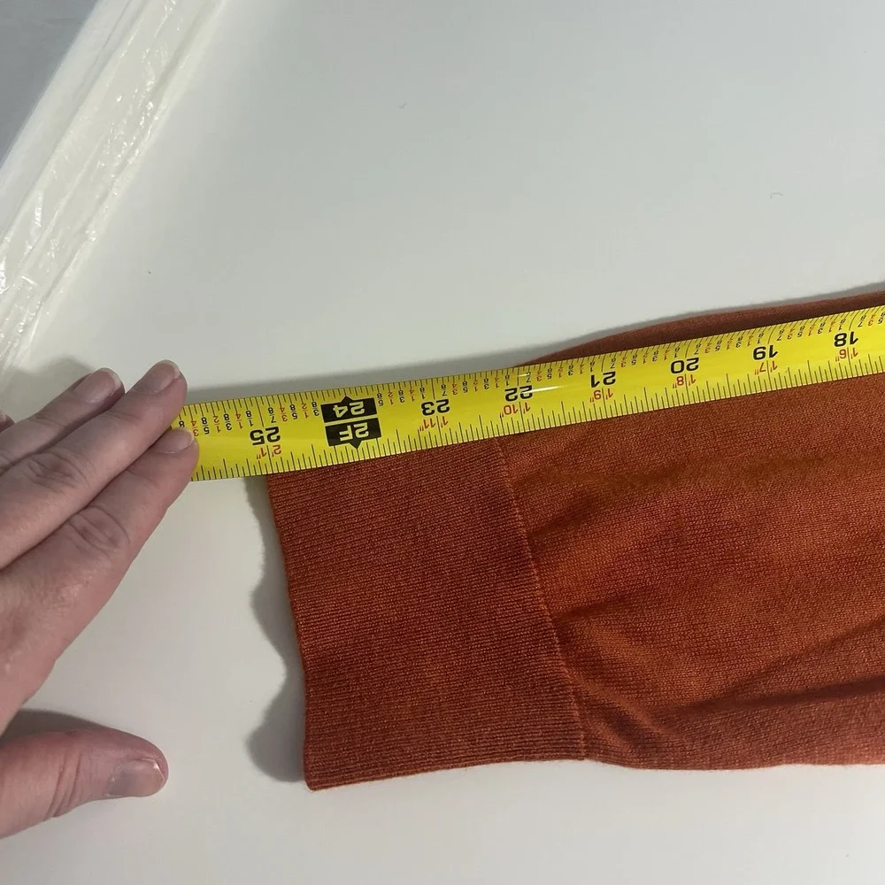 Banana Republic Silk Cotton Cashmere Blend V-Neck Sweater Men's L Orange Soft